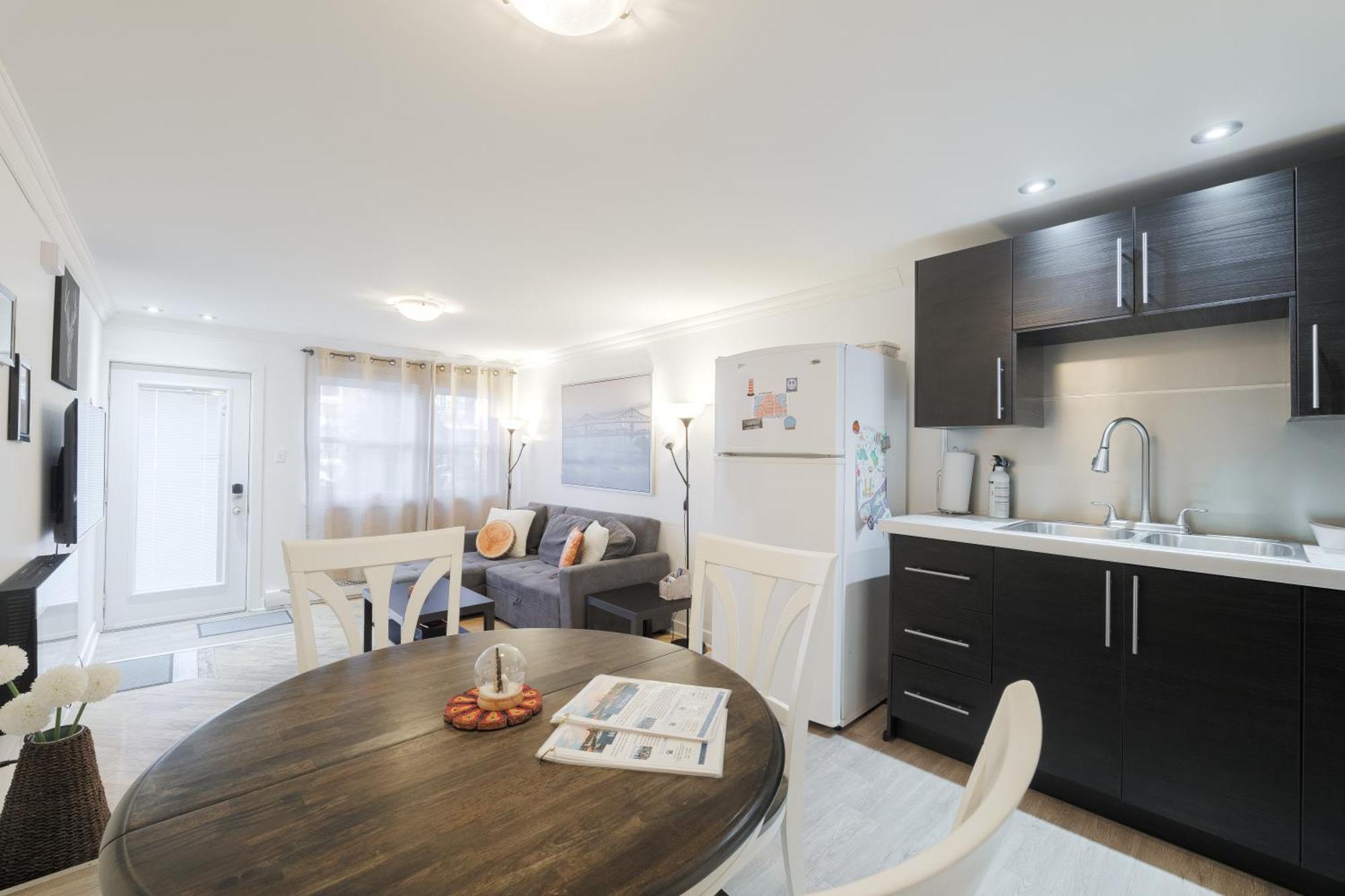 Апартаменты Chez Sarah: Montreal Themed Cozy Loft Экстерьер фото